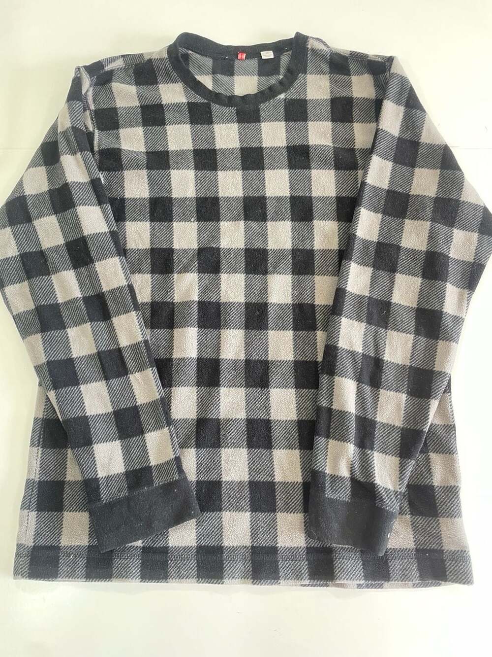Uniqlo Buffalo Plaid Thermal Top Size M Black White Long Sleeve Crew Neck
